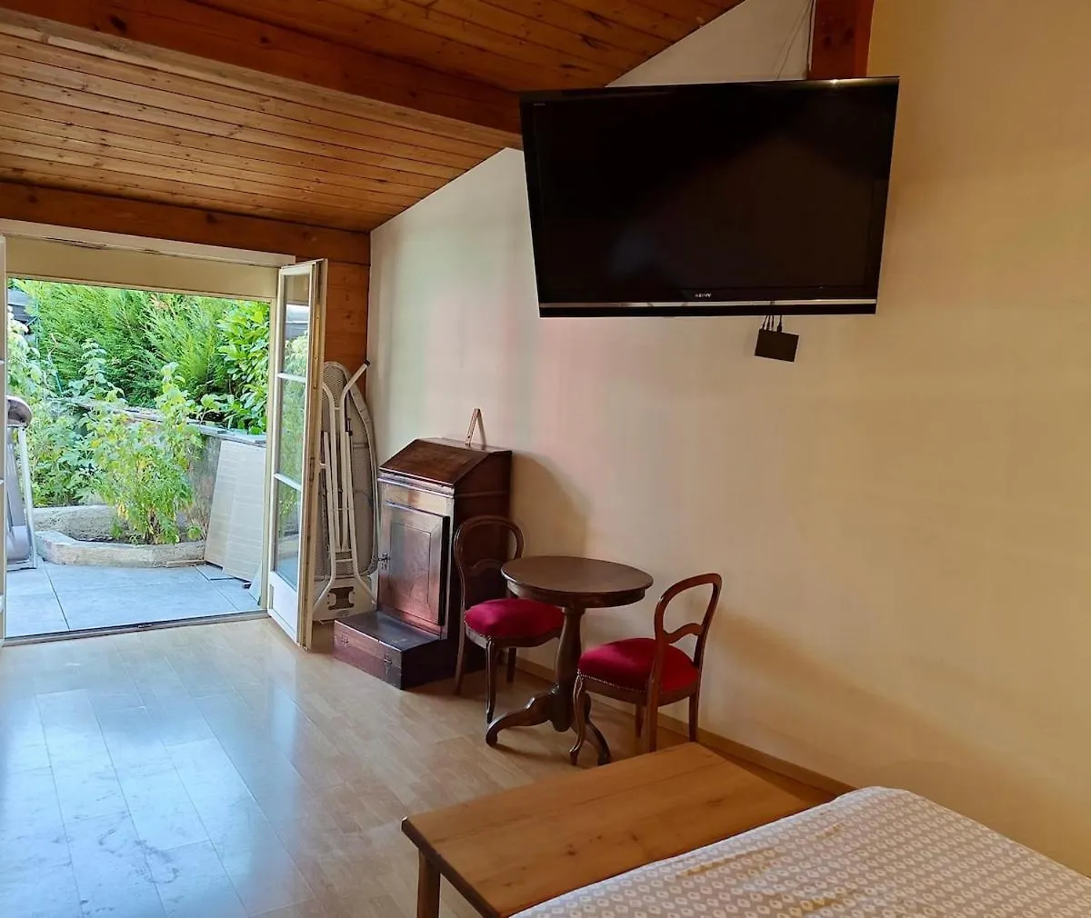 別荘 アヌシー House In A Quiet Neighborhood, Balneo And Bbqヴィラ フランス